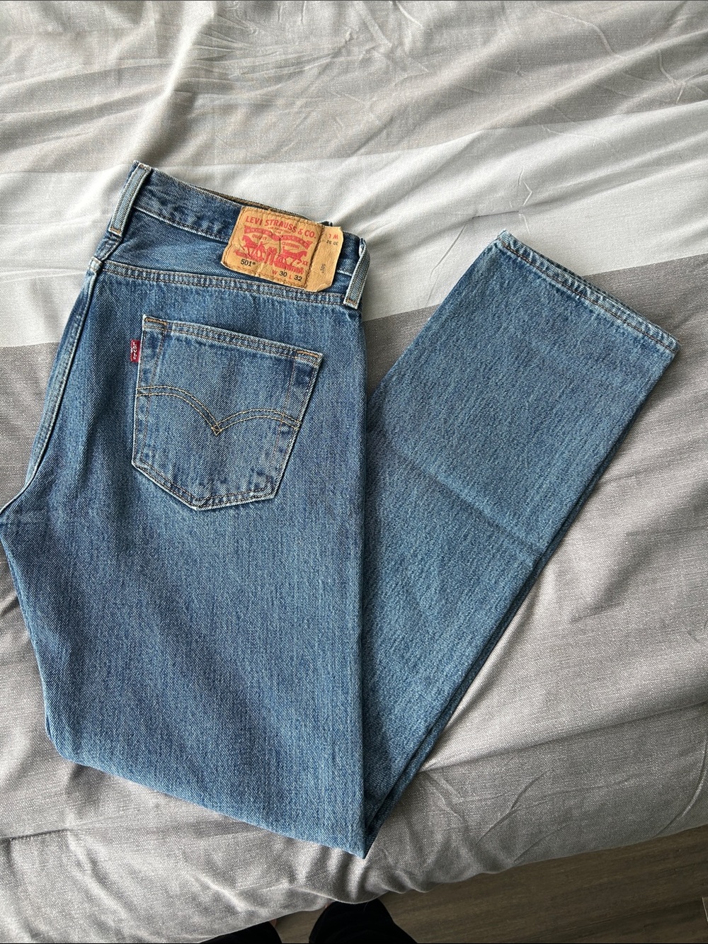 Levi's Men's Medium Blue Straight Jeans Classic 501’s